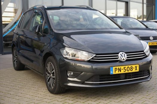 Volkswagen Golf Sportsvan - 1.6 TDI Comfortline Navigatie, Climate Control, Adaptive Cruise Control - 1