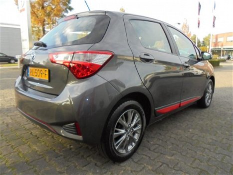 Toyota Yaris - 1.5 VVT-i Design Parkeercamera, climate- & cruise control - 1