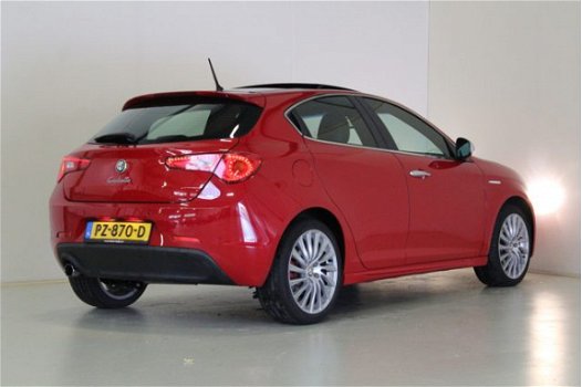 Alfa Romeo Giulietta - (J) 1.4 T Distinctive [ Panodak Leder 18inch ] - 1