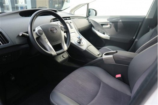 Toyota Prius - 1.8 Dynamic Business / Navigatie / Camera - 1