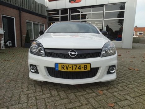 Opel Astra GTC - 2.0 TURBO. OPC. RACE-CAMP. NAVI. 19INCH.TAROX REMMEN - 1