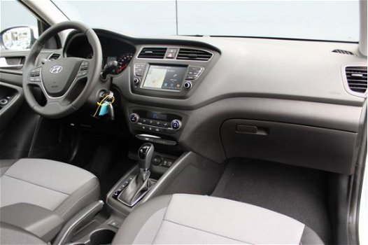 Hyundai i20 - 1.0 T-GDI Comfort Navigatie | € 1000, - Try and Buy Bonus | Apple Carplay | Parkeersen - 1