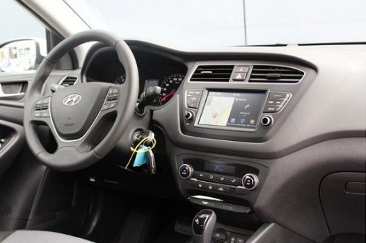 Hyundai i20 - 1.0 T-GDI Comfort Navigatie | € 1000, - Try and Buy Bonus | Apple Carplay | Parkeersen - 1