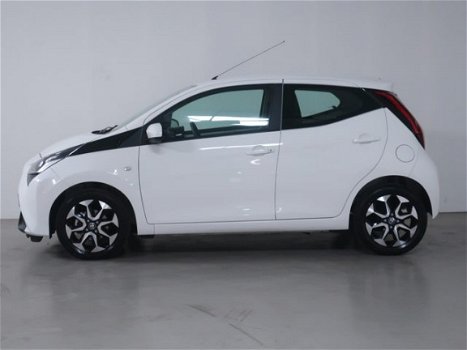 Toyota Aygo - 1.0 VVT-i x-play AUTOMAAT-LICHTMETALEN VELGEN- ALL WHEATER BANDEN - 1