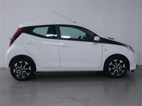 Toyota Aygo - 1.0 VVT-i x-play AUTOMAAT-LICHTMETALEN VELGEN- ALL WHEATER BANDEN - 1