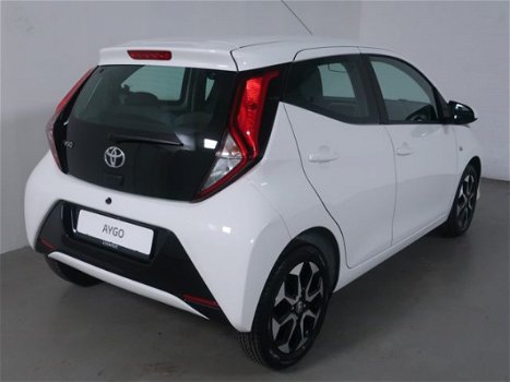 Toyota Aygo - 1.0 VVT-i x-play AUTOMAAT-LICHTMETALEN VELGEN- ALL WHEATER BANDEN - 1