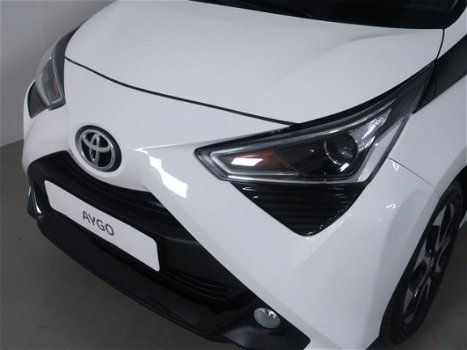 Toyota Aygo - 1.0 VVT-i x-play AUTOMAAT-LICHTMETALEN VELGEN- ALL WHEATER BANDEN - 1