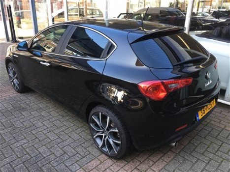 Alfa Romeo Giulietta - 2.0 JTDm Distinctive AIRCO CLIMA CRUISE NAVI 18 INCH - 1