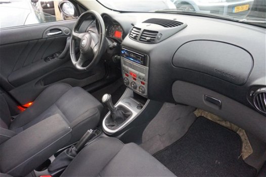 Alfa Romeo 147 - 1.6 T.Spark Business Airco/Cruise/5D/Nieuw Apk - 1