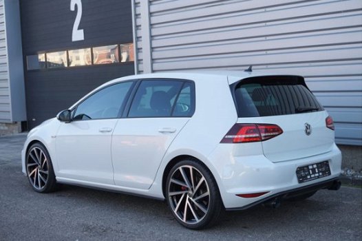 Volkswagen Golf - 2.0 GTI DSG Navi|Xenon|ACC|PDC Parelmoer-Wit - 1