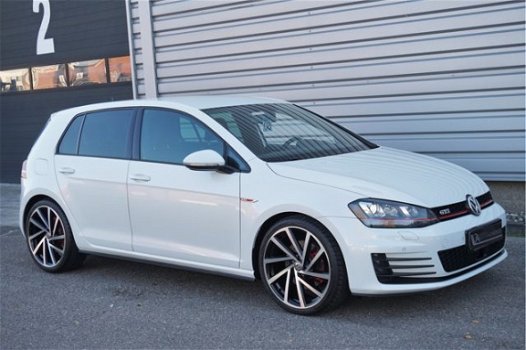 Volkswagen Golf - 2.0 GTI DSG Navi|Xenon|ACC|PDC Parelmoer-Wit - 1