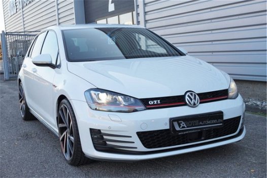 Volkswagen Golf - 2.0 GTI DSG Navi|Xenon|ACC|PDC Parelmoer-Wit - 1