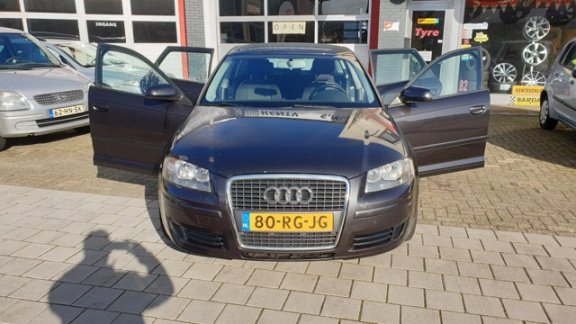 Audi A3 Sportback - 2.0 FSI Attraction Zeer mooie en nette auto - 1