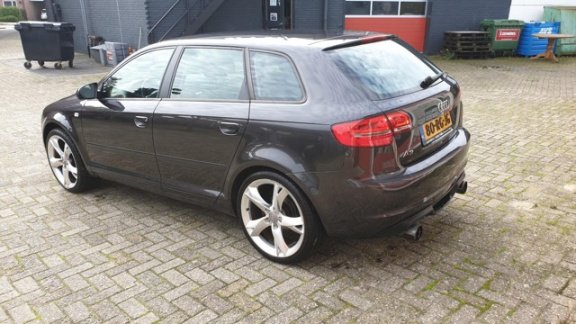 Audi A3 Sportback - 2.0 FSI Attraction Zeer mooie en nette auto - 1