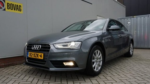 Audi A4 - 1.8 TFSI 170pk Automaat Sedan Pro Line Xenon Navi Afn.Trekhaak 89451km *NL auto - 1