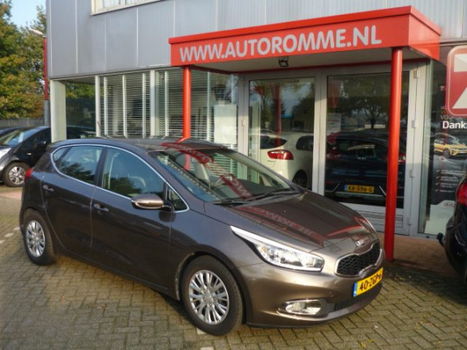 Kia Cee'd - 1.6 Plus Pack navi / clima - 1