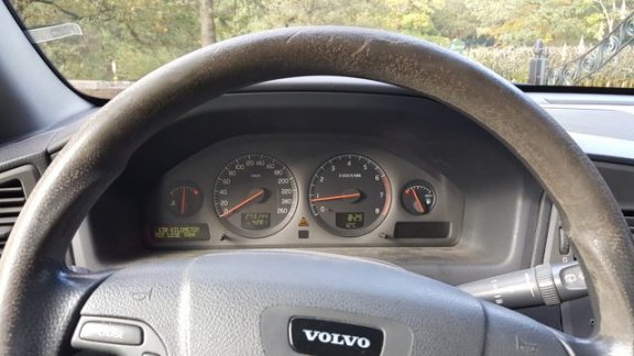 Volvo V70 Cross Country - 2.4 T CROSS Country-4 wheel-Zwart leer-Nw distriem-Nw apk bij aflevering-i - 1