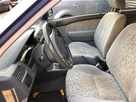 Toyota Starlet - 1.3-16V Stuurbekrachtiging airbag cd-speler trekhaak apk 02-08-2020 - 1