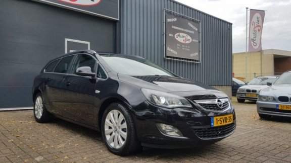 Opel Astra Sports Tourer - 1.6 Turbo Cosmo, Navi, Trekhk, Xenon - 1