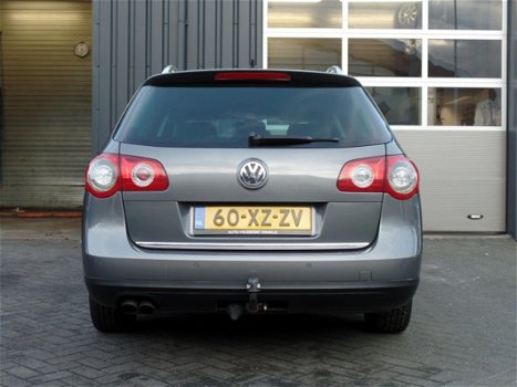 Volkswagen Passat Variant - 2.0 TDI Highline Business DSG, Leder, PDC, Navi, Clima, Cruise, Trekhaak - 1