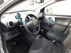 Peugeot 107 - 1.0-12V Urban Move