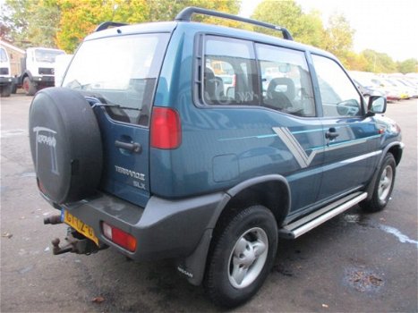 Nissan Terrano - SLX 2.4E 3DR E2 - 1