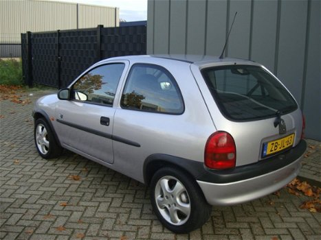 Opel Corsa - 1.2i-16V Strada Apk 7-2020 Stuurbekrachtiging - 1