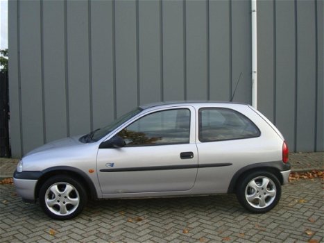 Opel Corsa - 1.2i-16V Strada Apk 7-2020 Stuurbekrachtiging - 1
