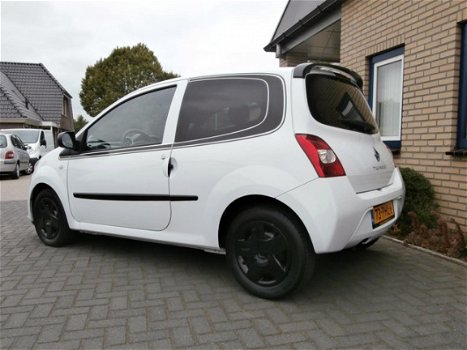 Renault Twingo - 1.2-16V Collection Zeer nette TWINGO 1.2 ECO2 AUTHENTIQUE -AIRCO- SPOILER-NAP - 1