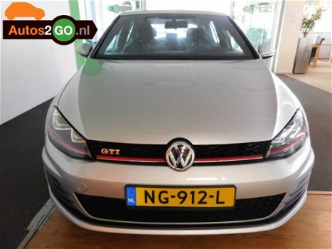 Volkswagen Golf - 2.0 TSI GTI - 1