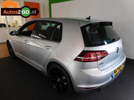 Volkswagen Golf - 2.0 TSI GTI - 1