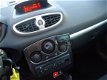 Renault Clio - 1.2 Collection - GRIJS - BWJR 2011 - 5 DEURS - 1 - Thumbnail