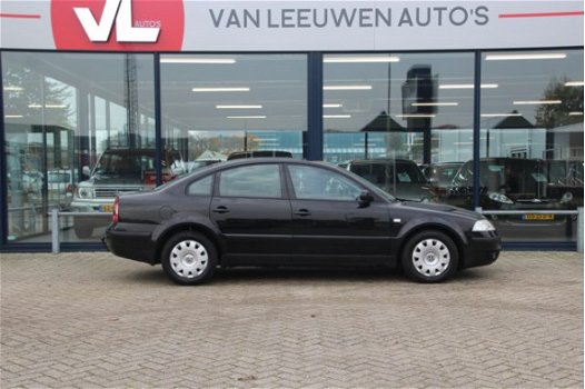 Volkswagen Passat - 2.0-20V | Cruise control | Airco | Trekhaak - 1