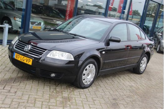 Volkswagen Passat - 2.0-20V | Cruise control | Airco | Trekhaak - 1