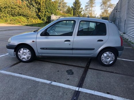 Renault Clio - CLIO; 1.2 2005 - 1