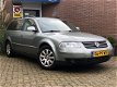 Volkswagen Passat Variant - 2.0 Airco/Cruise/PDC/Trekhaak/Goed onderhouden - 1 - Thumbnail