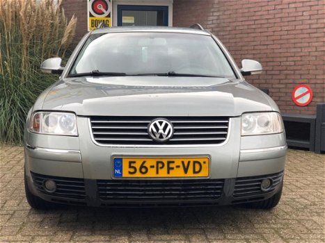 Volkswagen Passat Variant - 2.0 Airco/Cruise/PDC/Trekhaak/Goed onderhouden - 1