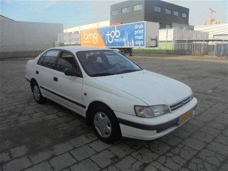 Toyota Carina E - 1.6 XLi 4-DRS SEDAN AUTOMAAT - 1