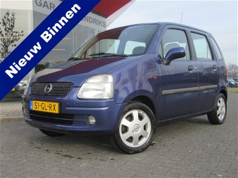 Opel Agila - 1.2-16V Elegance 4 seizoen banden Stuurbekrachtiging, Elektrische ramen (occasion) - 1