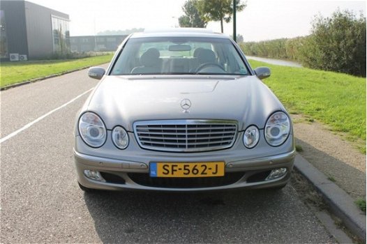 Mercedes-Benz E-klasse - 200 K. Elegance Youngtimer Nieuwstaat 54.000 KM - 1
