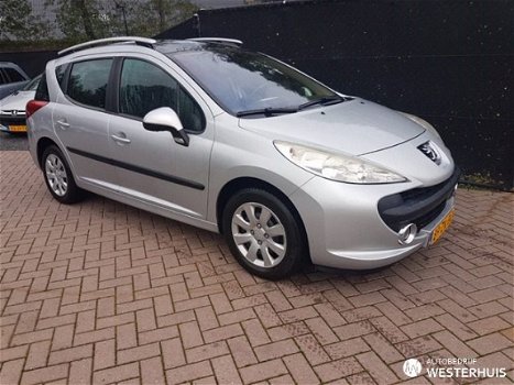 Peugeot 207 - 1