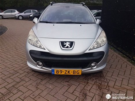 Peugeot 207 - 1