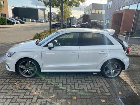 Audi A1 - 1.4 TFSI 3X S-LINE KEYLESS/BOSE/NAVI/LED BOMVOL 2017 - 1