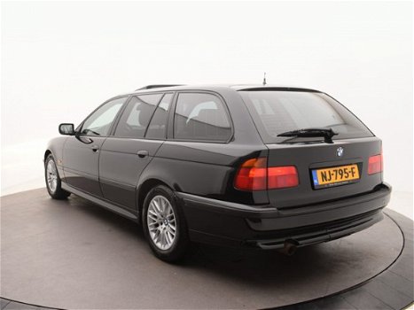 BMW 5-serie Touring - 540i Ex. Youngtimer | 8cilinder | Cosmos zwart | Dakje | Uniek - 1