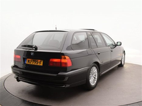 BMW 5-serie Touring - 540i Ex. Youngtimer | 8cilinder | Cosmos zwart | Dakje | Uniek - 1