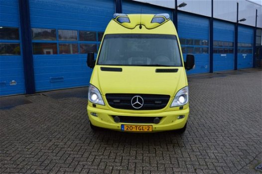 Mercedes-Benz Sprinter - Sprinter 319 CDI Ambulance RTW KTW - 1
