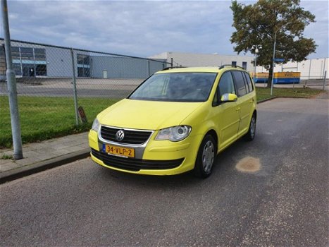 Volkswagen Touran - 1