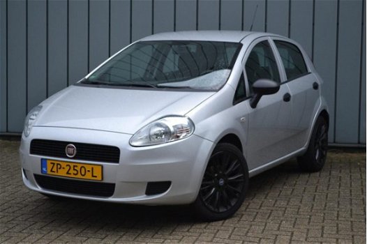 Fiat Punto Evo - 1.2 70pk 5drs Airco Mf-stuur 17-inch LMV APK 07-2020 Nwe-distributieriem - 1