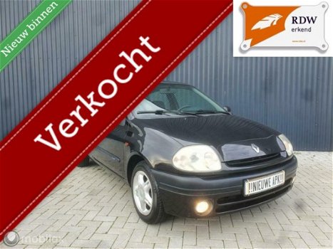 Renault Clio - 1.4 Nw APK NAP ZUinig rijden Trekhaak - 1