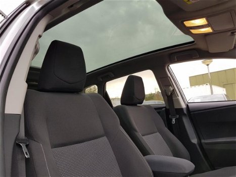 Toyota Auris - 1.8 Hybrid Lease+ Panoramadak stoelverwarming aut. inparkeren cruise control - 1